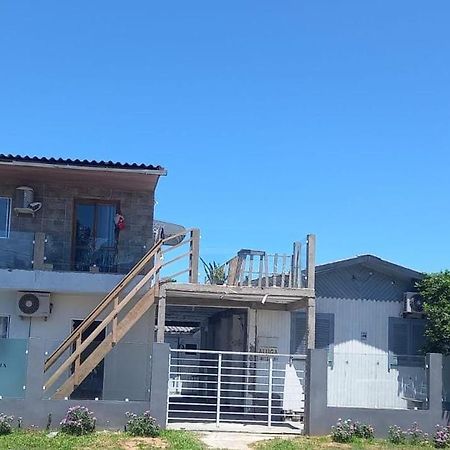 Kitnet S1 Torres: Beachfront Superhost Studio with AC and Parking Exterior photo