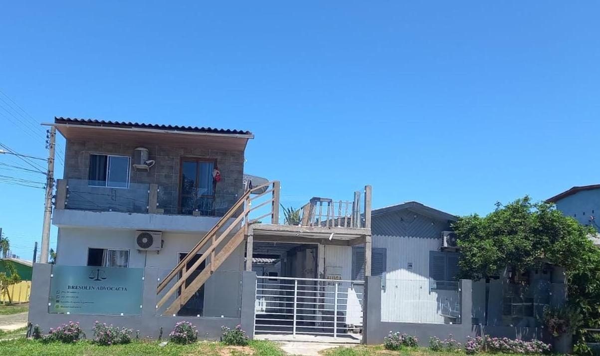 Kitnet S1 Torres: Beachfront Superhost Studio with AC and Parking Exterior photo
